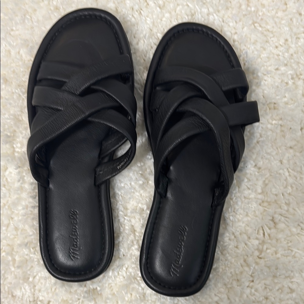 Madewell Women's Black leather slide Sandals size 12. Fits like a 10